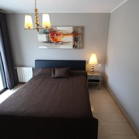 Elena Baladrar Villa